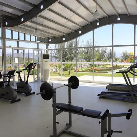 Lakeside Garden Отель *