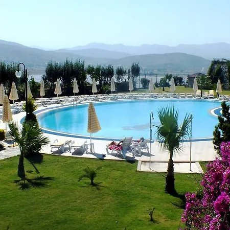 Lakeside Garden Отель