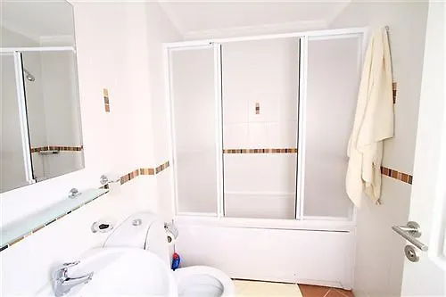 Otel Lakeside Garden