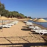 Lakeside Garden Hotel *