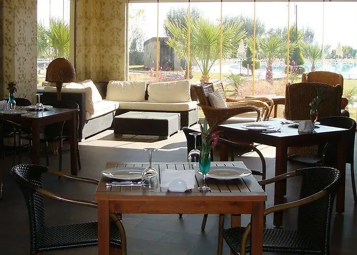 Otel Lakeside Garden *