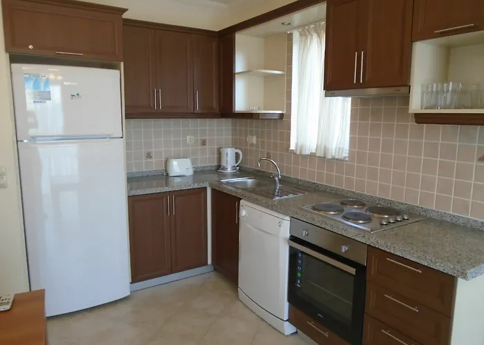 Otel Lakeside Garden *